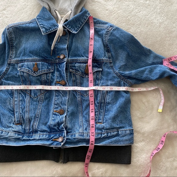 BDG 2-In-1 Hoodie Boyfriend Denim Trucker Jacket - Picture 10 of 10